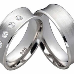 Mattierter Silberring mit vier Zirkonias PS807