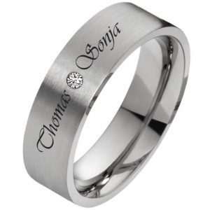 Damenring Titanring DT077 mit Zirkonia und aussengravur