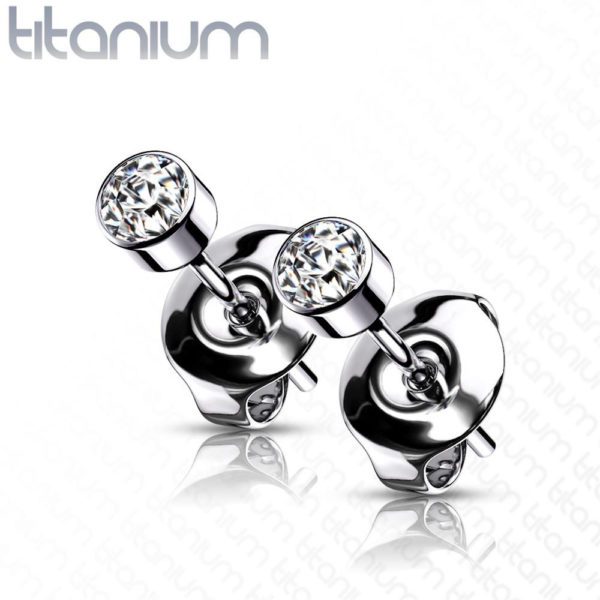 Ohrstecker mit klarem Kristall silber aus Titanium fuer Damen